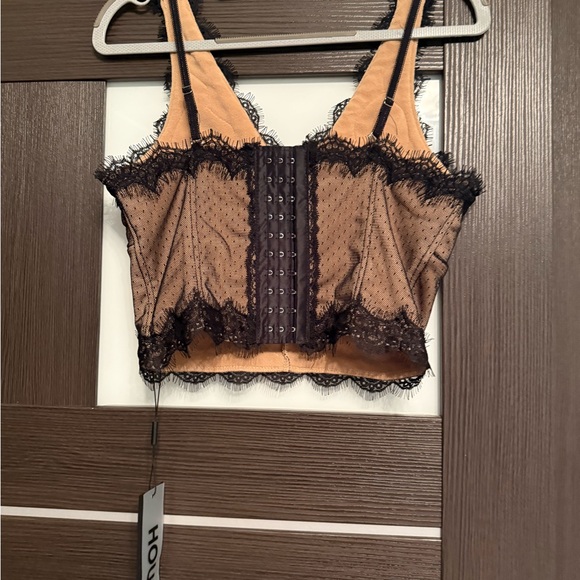 Houhou Lace Trim Crop Top - Picture 3 of 11